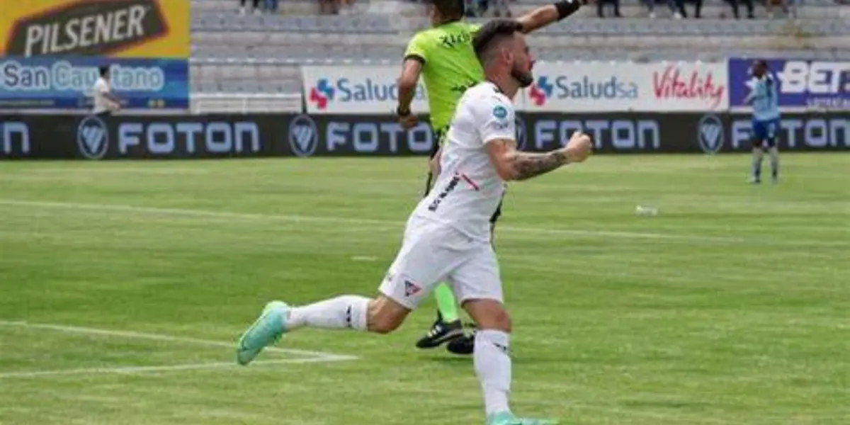 El equipo albo disputó un partido amistoso esta mañana con la sub 20 de Ecuador en el complejo de Pomasqui