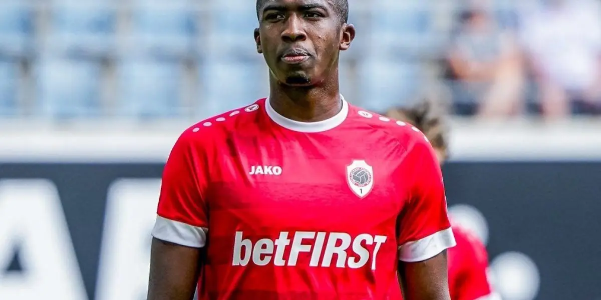 El equipo del zaguero tricolor recibió al Cercle Brugge y recortó puntos a los líderes de la Jupiler League.