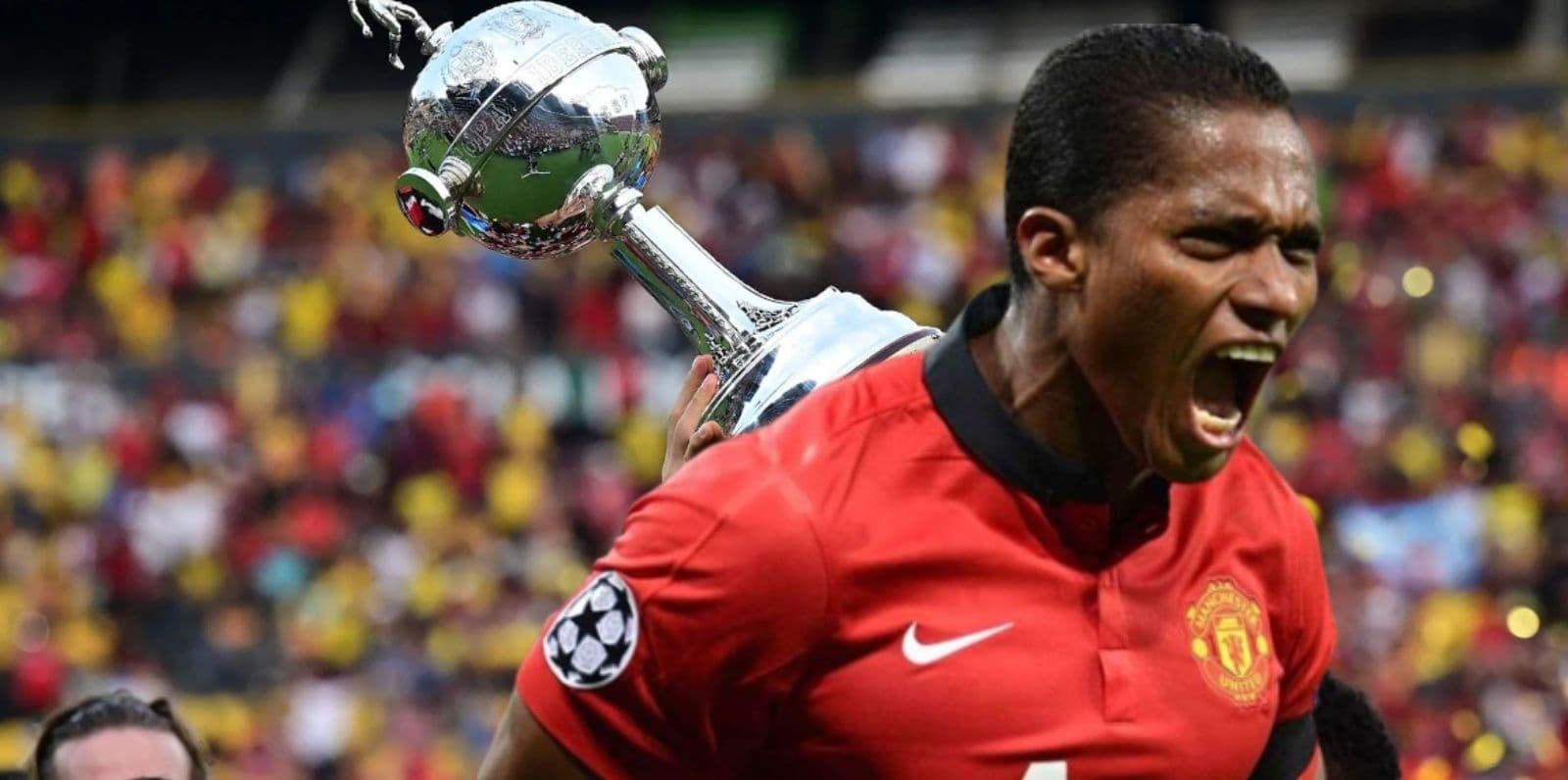 El ex jugador del Manchester con el que poso Antonio Valencia