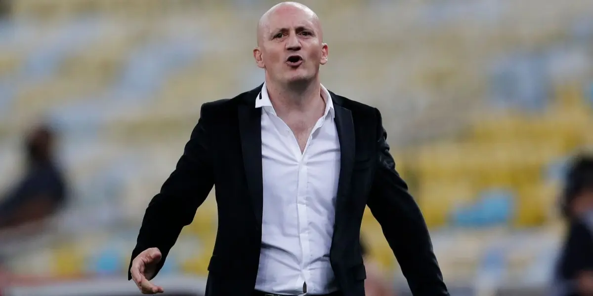 El ex técnico de LDU llegó a dirigir a un futbolista que integró la famosa MSN del FC Barcelona