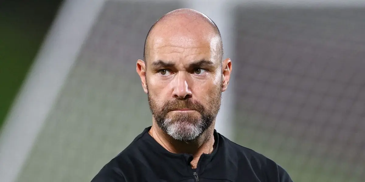 El flamante entrenador de La Tri cumple agenda en Quito y este martes fue a ver el debut de la Sub 17, en el Hexagonal Final del Sudamericano.