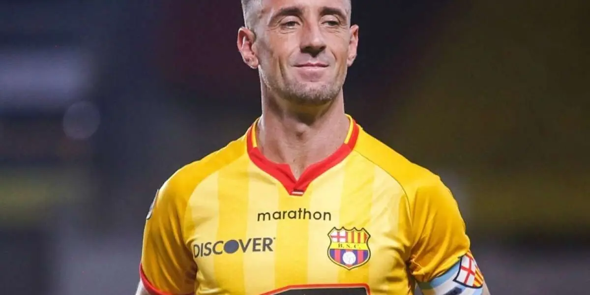 El futbolista argentino nacionalizado ecuatoriano jugó su mejor partido hasta el momento en la temporada y de anotó su primer Hack-trick con Barcelona SC.