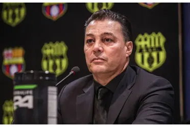 El mandatario no seguirá a cargo del Ídolo de Ecuador y mandó un mensaje a los hinchas.