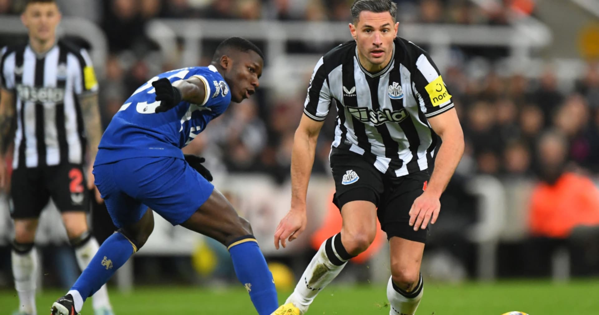 El Niño Moi no fue parte del once titular en la visita ante el Newcastle.