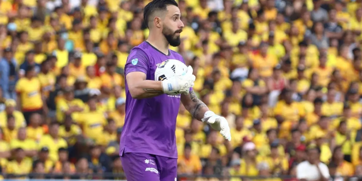 El portero mundialista con La Tri sumó ofertas desde otros clubes del continente.