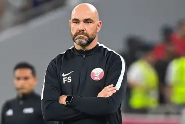 El técnico de Ecuador se vio las caras con la estrella solitaria cuando dirigía a Qatar.