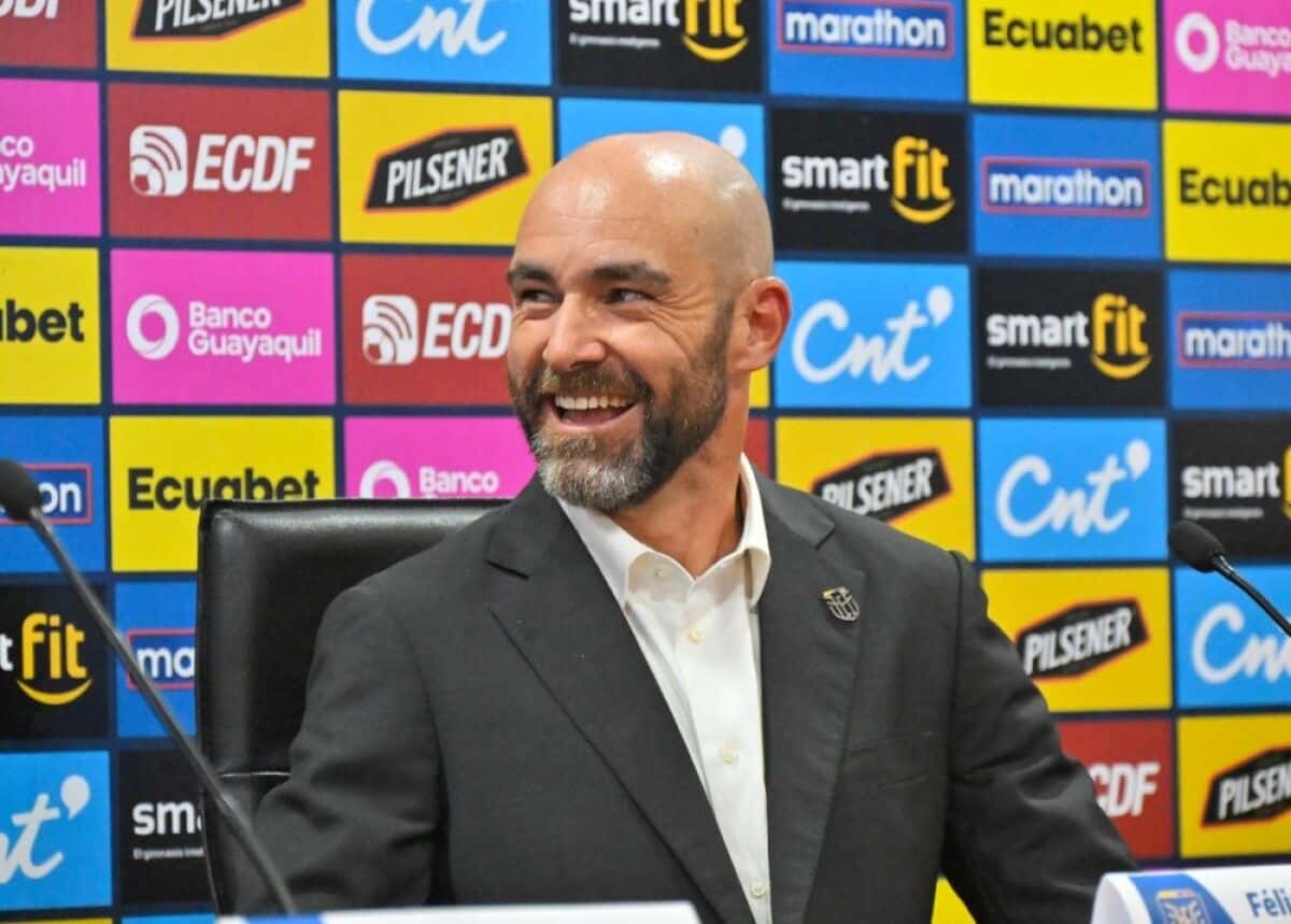 El técnico español se mostró contento por su primera victoria con la selección