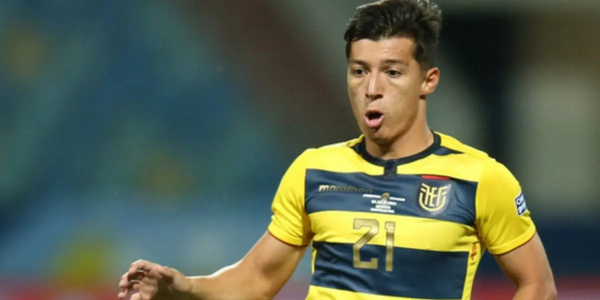 El tricolor disputó la primera parte del encuentro antes de ser sustituido por el entrenador de Talleres de Córdoba.