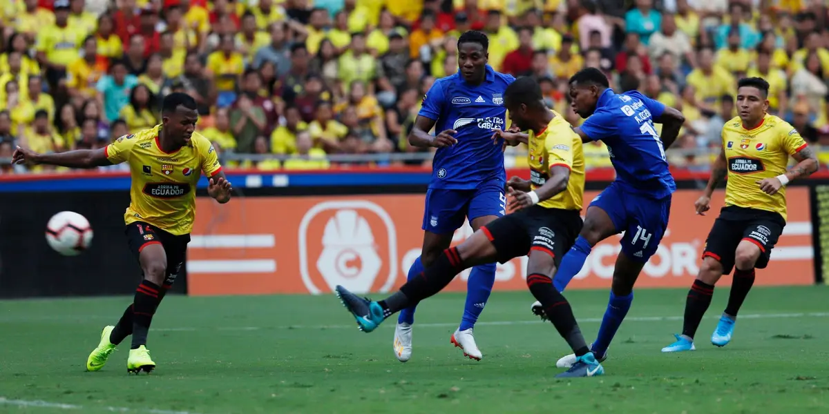 Ex jugador de Emelec fue a ver el Clásico del Astillero