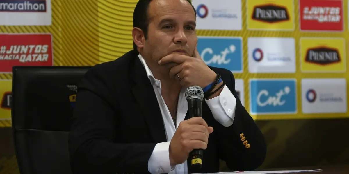 Hace unas semanas se declaró acefalía dentro de la Máquina Gris.