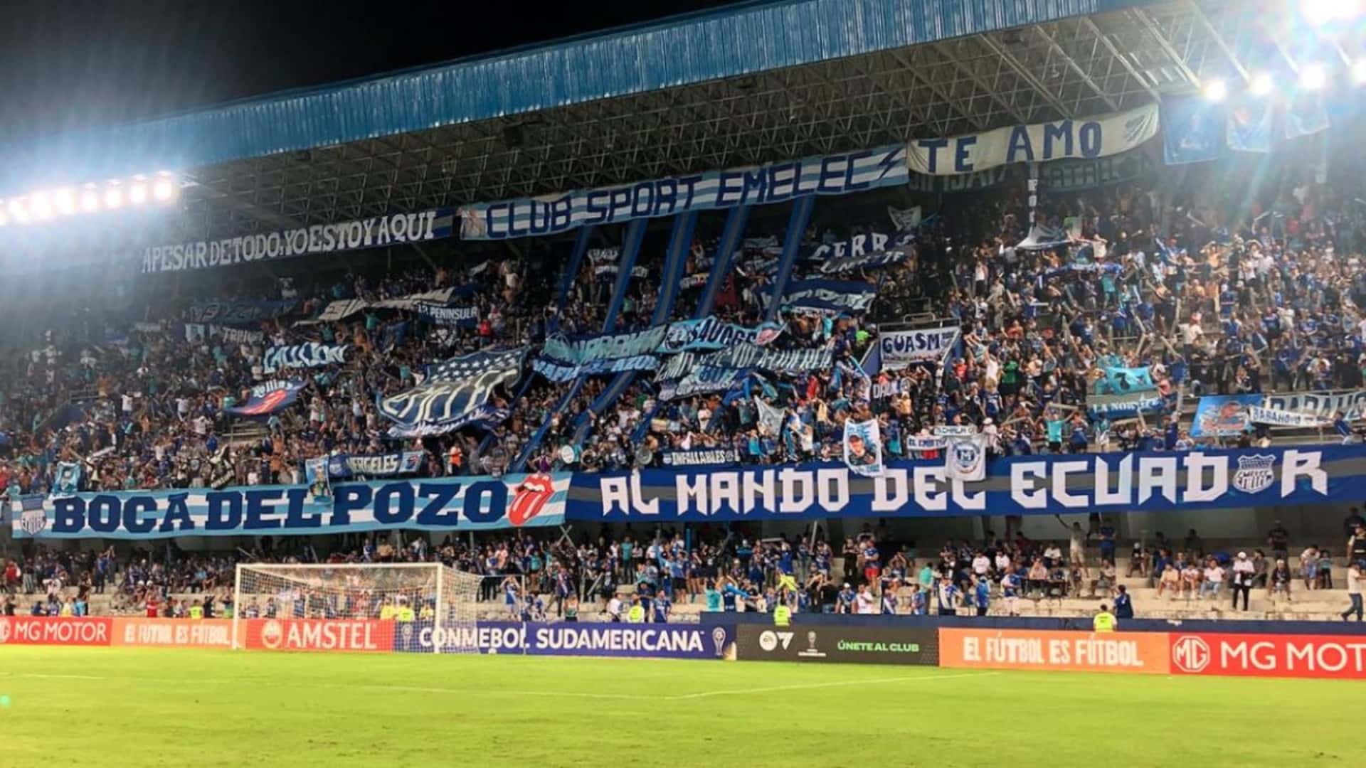 Hinchada del Emelec FOTO: Primicia