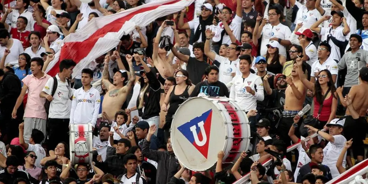 Hinchada LDU . FOTO: Ecuavisa