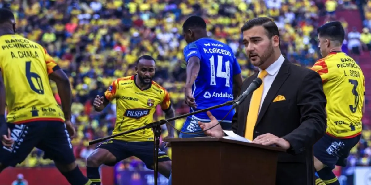 Jugadores de BSC y Antonio Álvarez. Foto. Olé
