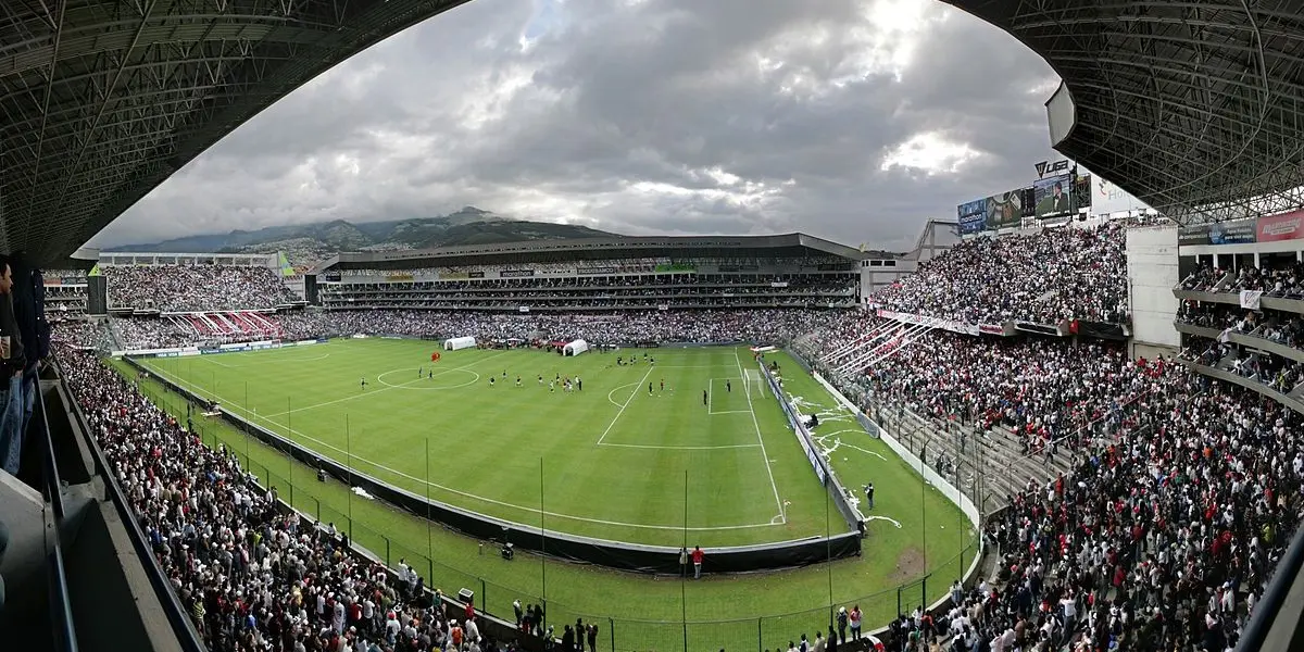 Liga de Quito ante Barcelona se jugará solo con hinchada local