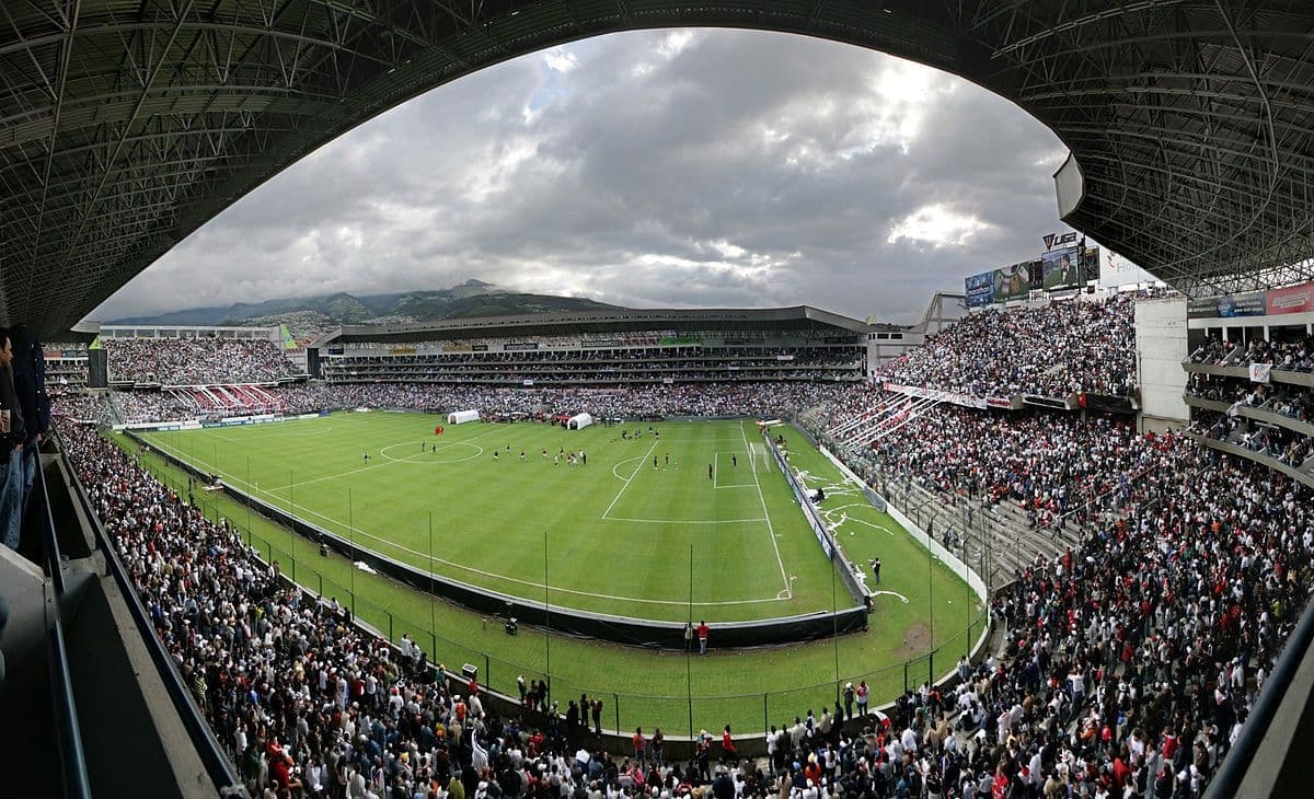 Liga de Quito ante Barcelona se jugará solo con hinchada local