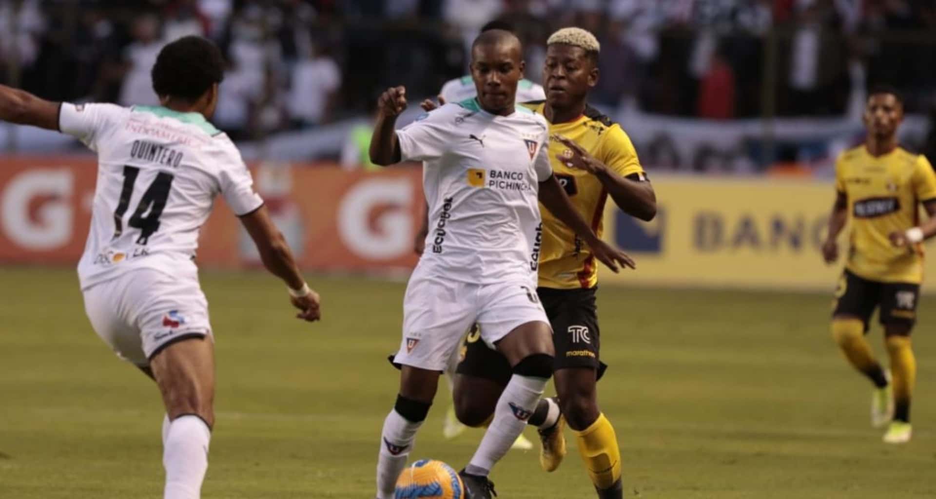 Liga de quito presentó los precios de los boletos para el partido contra Barcelona SC