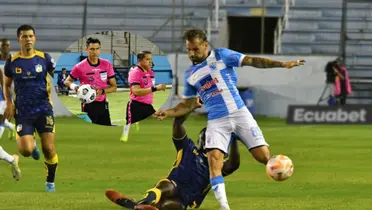 Manta FC vs Defín.Foto. Ecuavisa. Olé