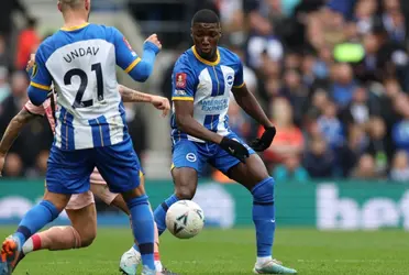 Moisés Caicedo, Pervis Estupiñán fueron titulares, Jeremy Sarmiento ingresó desde el banco.