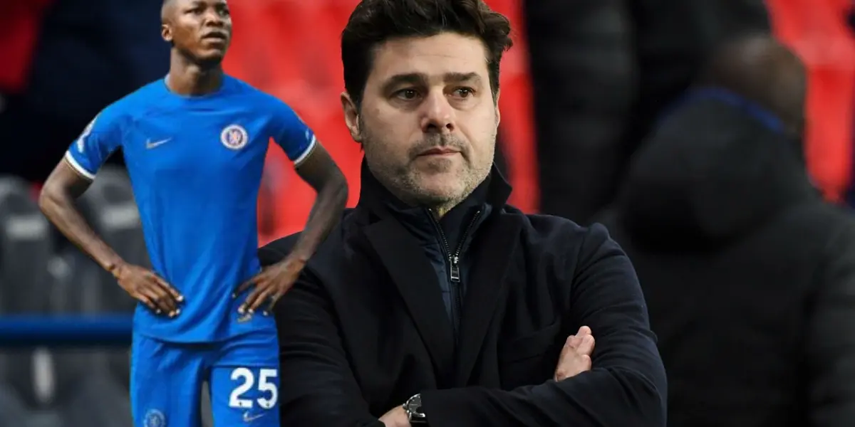 Moisés Caicedo y Mauricio Pochettino