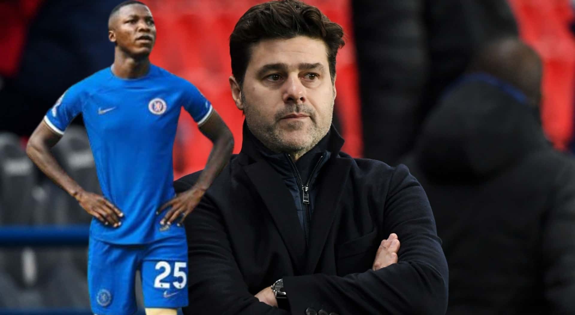 Moisés Caicedo y Mauricio Pochettino