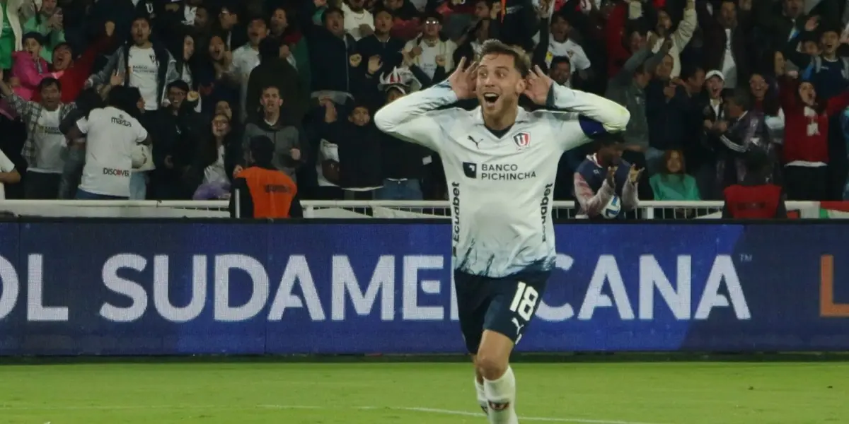 Otra figura de los albos inmortalizaría el trofeo conseguido ante Fortaleza