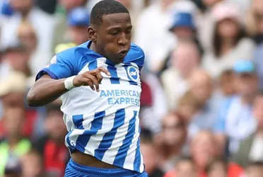 Pervis Estupiñán, salió lesionado en el cotejo que disputó su equipo contra el Aston Villa.