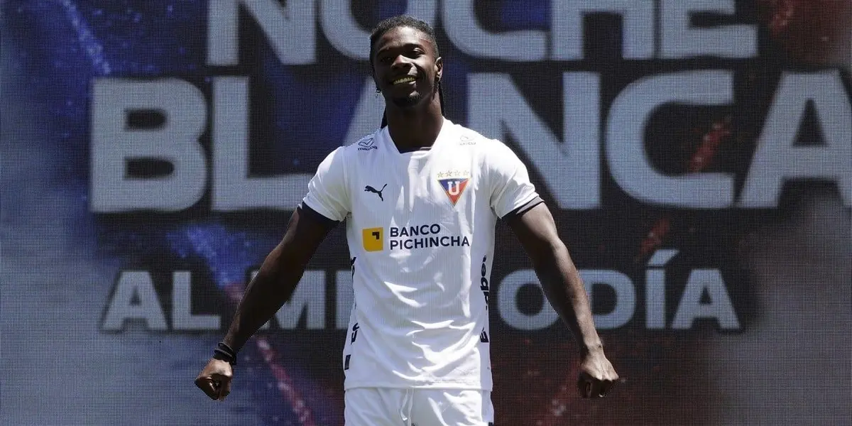 Ricardo Adé fue titular en la defensa de LDU.