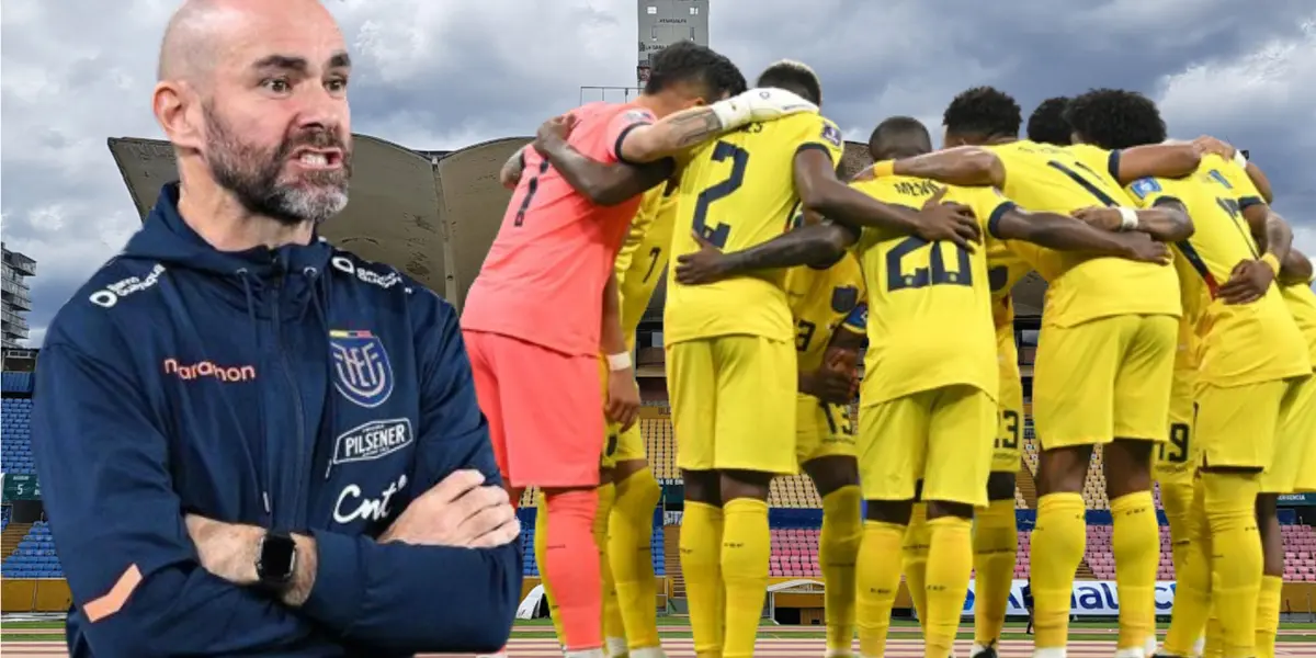 Selección ecuatoriana y Félix Sánchez en el Estadio Rodrigo Paz (Foto tomada de: Primicias/La Tri)