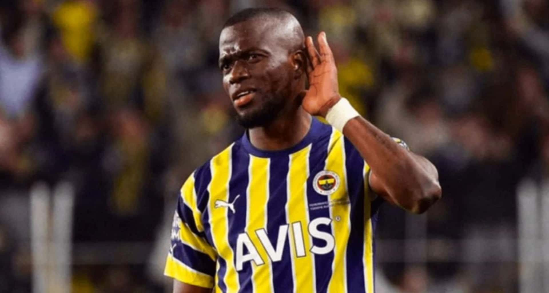 Silbaron a Enner Valencia por segundo partido consecutivo y así reaccionó en redes sociales